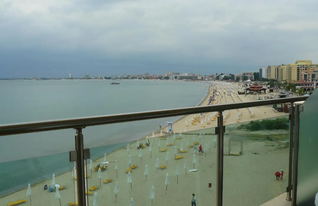 Sunny Bay Aparthotel-1